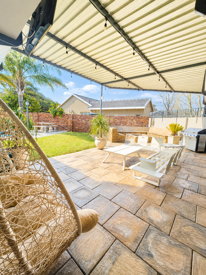5 Bedroom Property for Sale in Flamwood North West